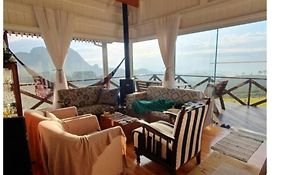 Vista da montanha. Casa inteira 6 pessoas.